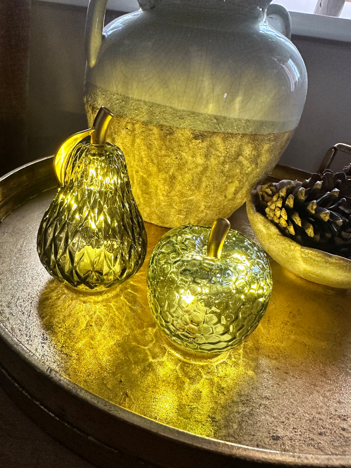 Pear LED Light – Green Fig & Pomegranate