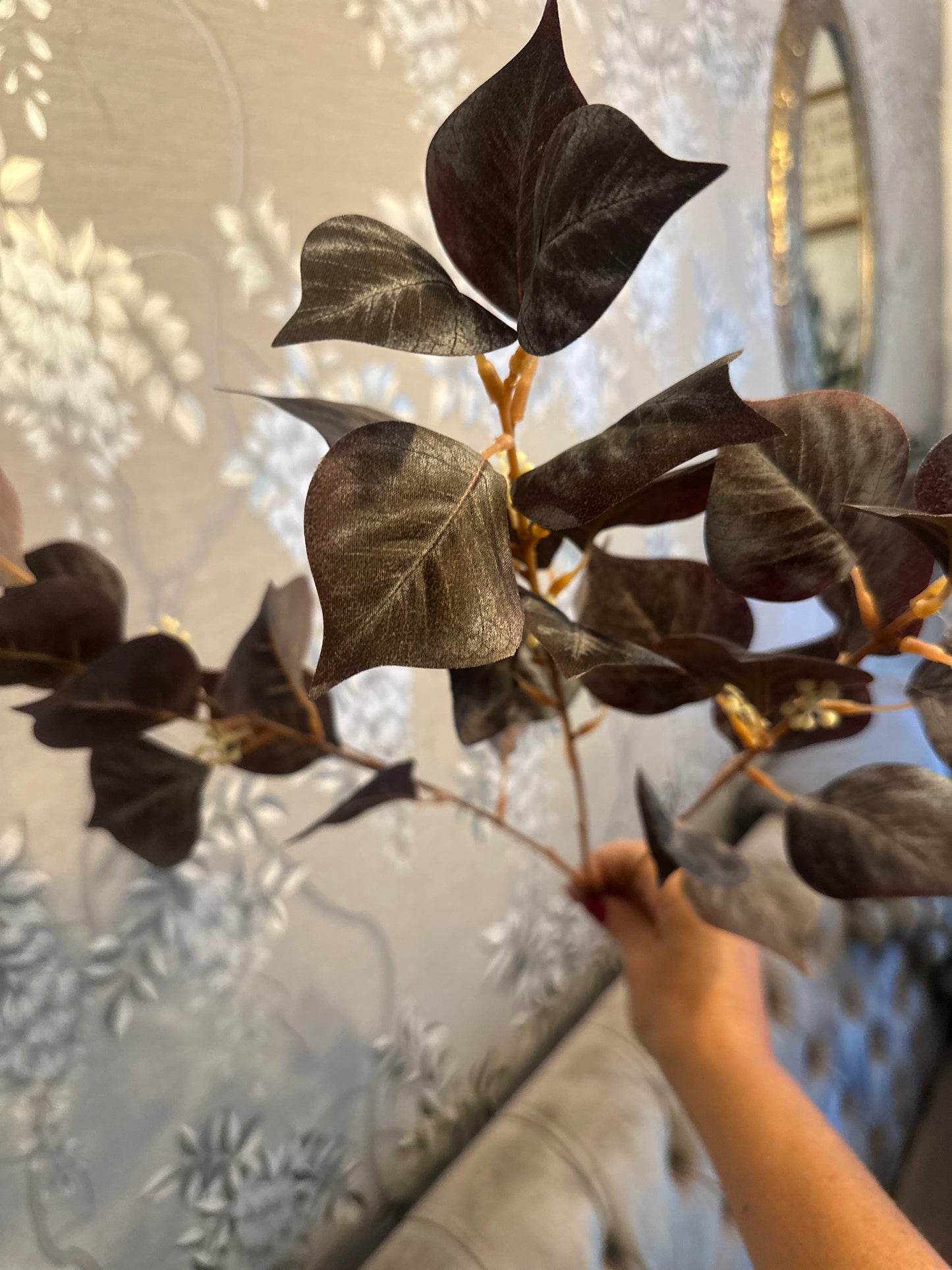 Noah Leaf Spray - Burgundy