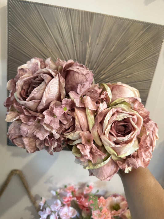 Dried Touch Rose Handtie