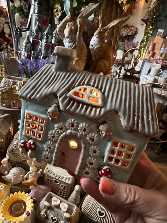 Stonewear Cottage with Mushrooms & Daisy Door Garland