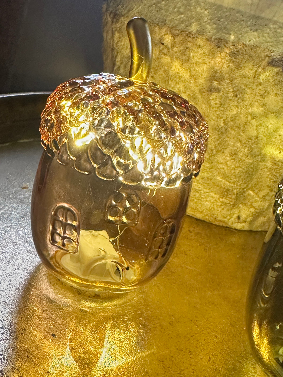 Small Acorn LED Light – Amber Hummingbird