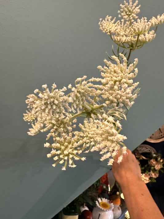 Faux Queen Anne’s Lace Spray